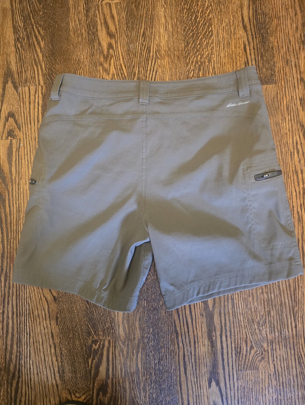 Eddie Bauer First Ascent Women's Hiking Cargo Shorts | Olive | Size 8 - Picture 5 of 5